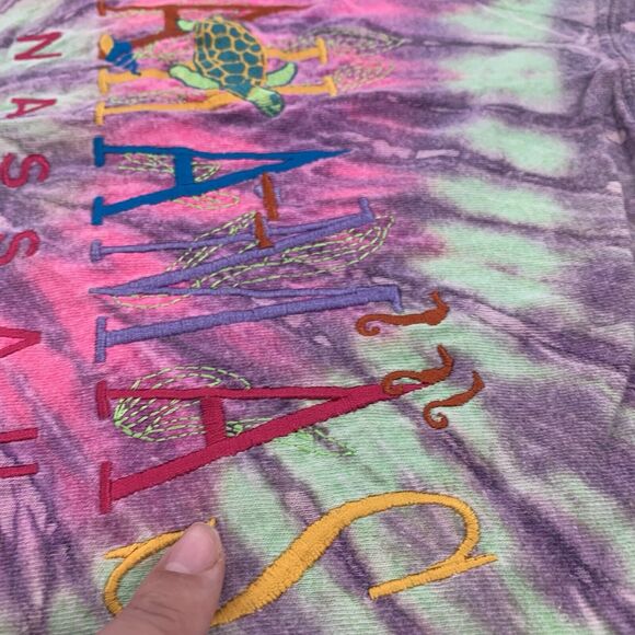 Bahamas Embroidered Tie Dye Short Sleeve T-Shirt Size Medium Adult Pink Green M - Picture 3 of 7